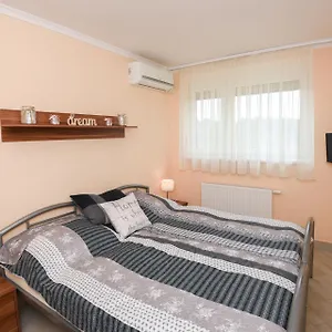 Rozsa Voelgy Apartament